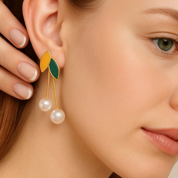 🆕️ Sparkling Leaf Dangle Pearl Drop Earrings 🍃 | Trendy Jewelry Design ✨ - Picture 3 of 12